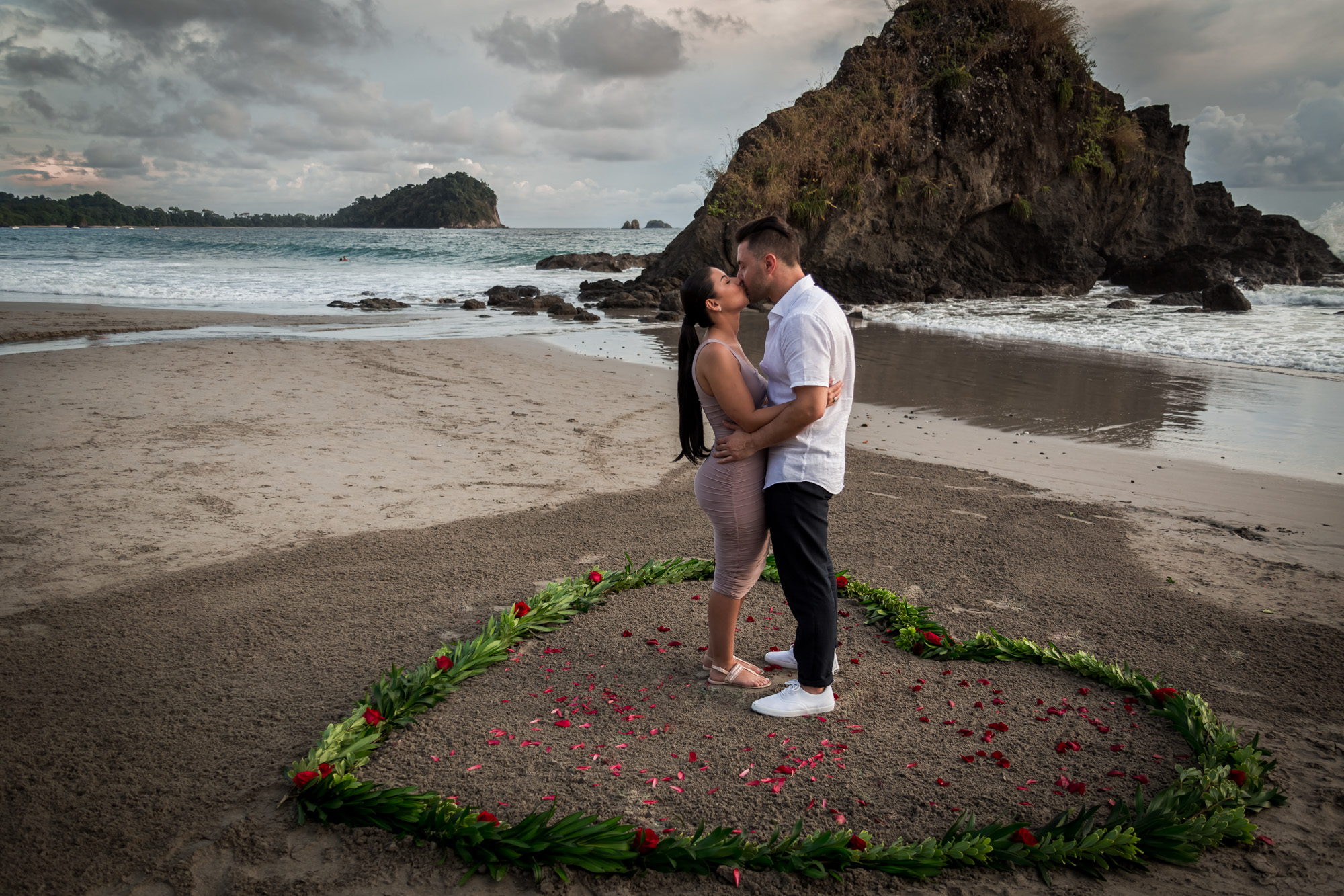 surprise proposal on the beach manueal antonio