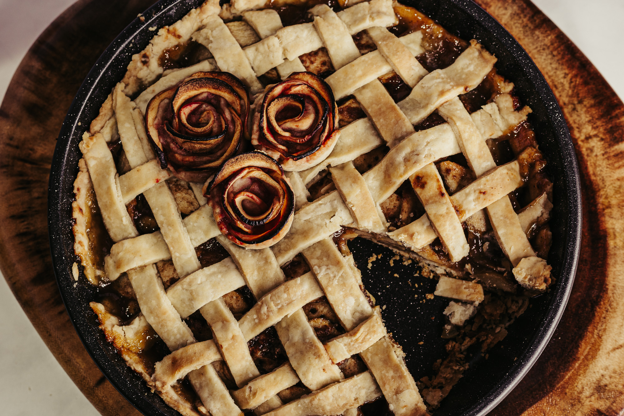 Criss-cross applie pie with apple roses